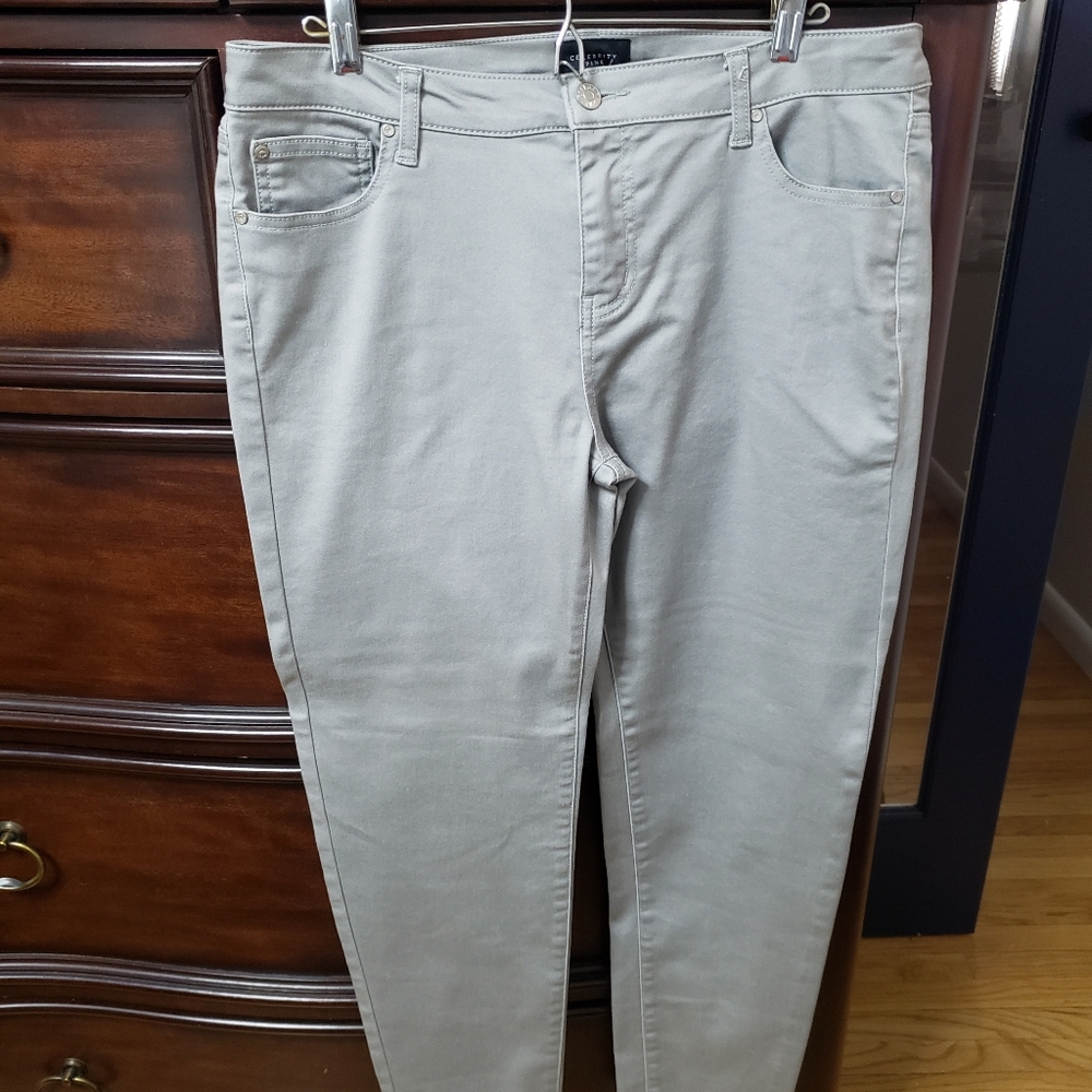 Celebrity pink, large, grey